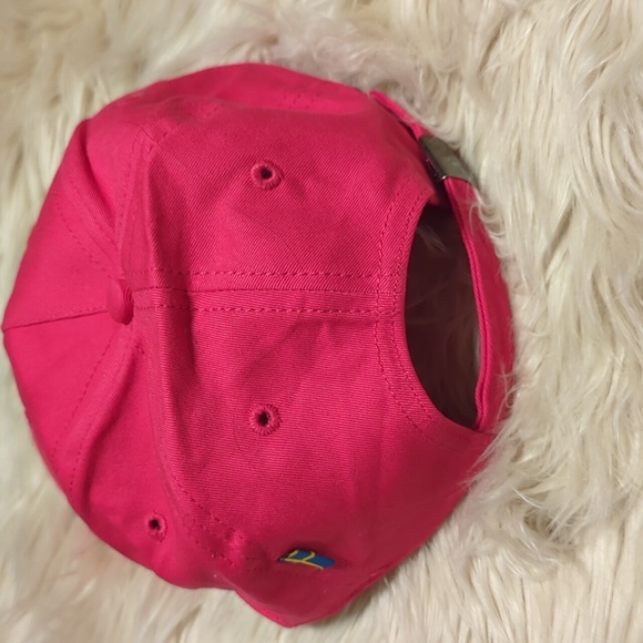 *NEW* pink Volvo hat - Picture 3 of 5
